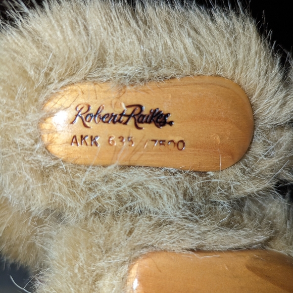 Robert Raikes Vintage Dottie wooden faced rabbit doll with stand - Picture 3 of 9